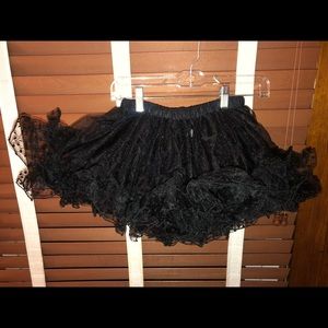 One-size black polkadot tutu pettiskirt. 21inches stretched.